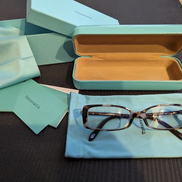 Tiffany glasses frame with a complete assortment. - Picture 2 of 6